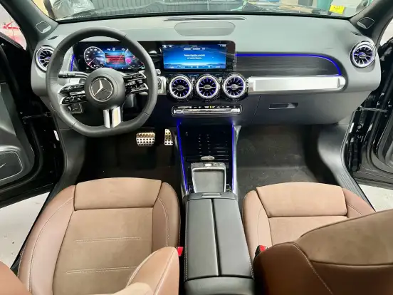 MERCEDES-BENZ-GLB 220-2025