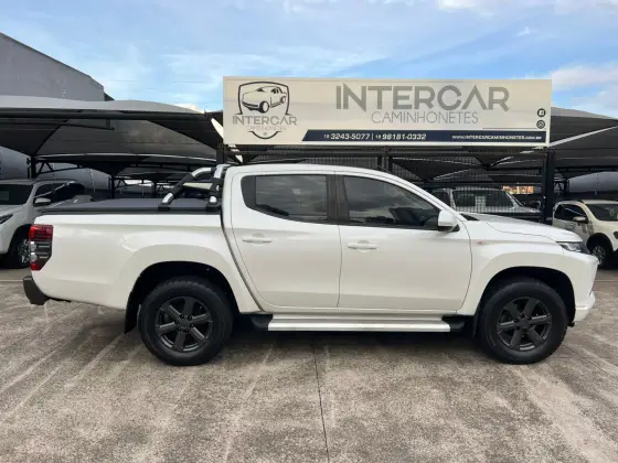 MITSUBISHI L200 TRITON 2.4 16V TURBO DIESEL SPORT GLS CD 4P 4X4 AUTOMÁTICO