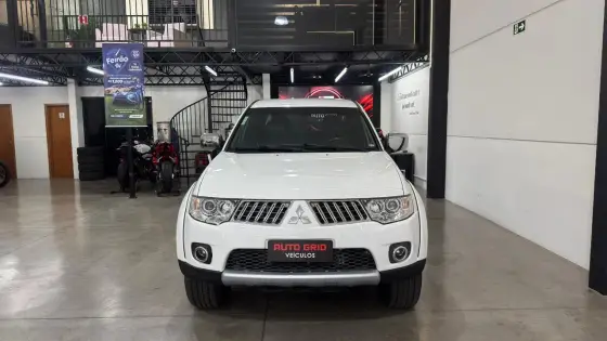 MITSUBISHI L200 TRITON 3.5 HPE 4X4 CD V6 24V FLEX 4P AUTOMÁTICO
