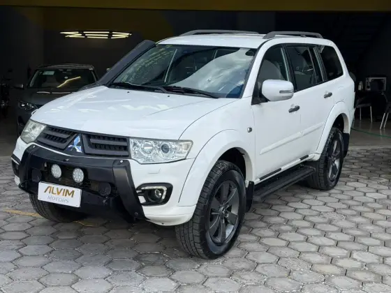 MITSUBISHI PAJERO 3.2 HPE S 4X4 7 LUGARES 16V TURBO INTERCOOLER DIESEL 4P AUTOMÁTICO