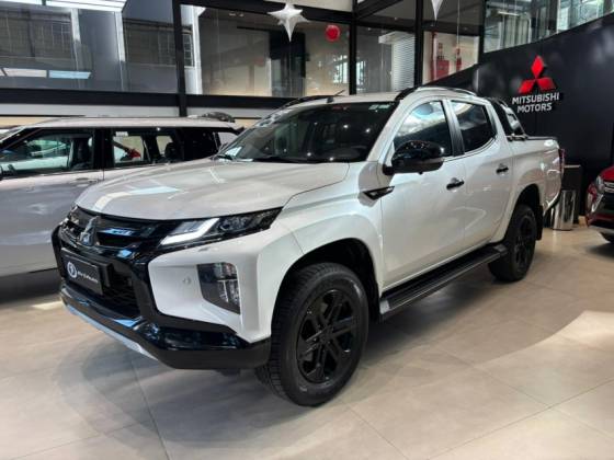 MITSUBISHI TRITON 2.4 BITURBO DIESEL CD HPE-S 4X4 AUTOMÁTICO