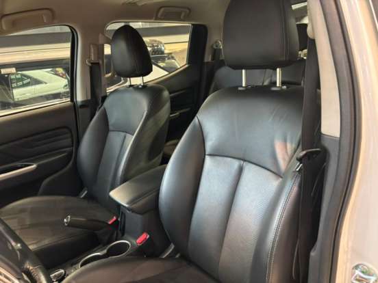 MITSUBISHI-TRITON-2.4 BITURBO DIESEL CD HPE-S 4X4 AUTOMÁTICO MITSUBISHI-TRITON-2024