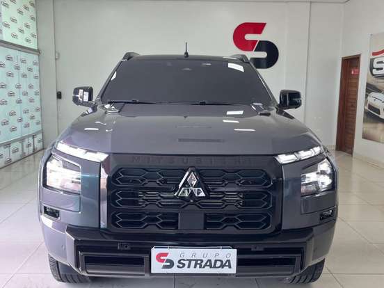 MITSUBISHI-TRITON-2025
