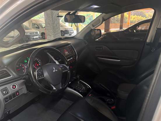 MITSUBISHI-L200 TRITON-2.4 16V TURBO DIESEL SPORT HPE TOP CD 4P 4X4 AUTOMÁTICO MITSUBISHI-L200 TRITON-2018
