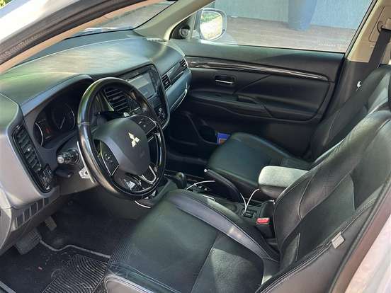MITSUBISHI-OUTLANDER-2.0 16V GASOLINA 4P AUTOMÁTICO MITSUBISHI-OUTLANDER-2016