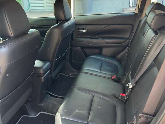 MITSUBISHI-OUTLANDER-2.0 16V GASOLINA 4P AUTOMÁTICO MITSUBISHI-OUTLANDER-2016