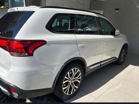 MITSUBISHI-OUTLANDER-2.0 16V GASOLINA 4P AUTOMÁTICO MITSUBISHI-OUTLANDER-2016