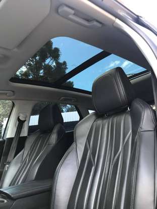 PEUGEOT-3008-2017