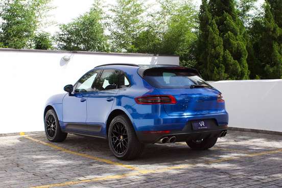 PORSCHE-MACAN-2016