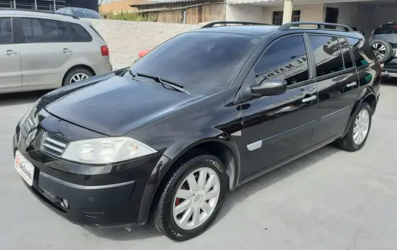 RENAULT MEGANE 1.6 DYNAMIQUE GRAND TOUR 16V FLEX 4P MANUAL RENAULT MEGANE 1.6 DYNAMIQUE GRAND TOUR 16V FLEX 4P MANUAL