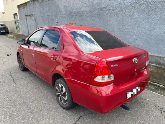 TOYOTA ETIOS 1.5 XS 16V FLEX 4P AUTOMÁTICO TOYOTA ETIOS 1.5 XS 16V FLEX 4P AUTOMÁTICO