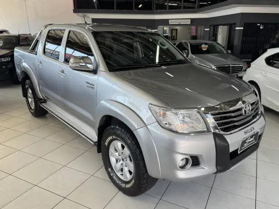 TOYOTA HILUX 2.7 SRV 4X4 CD 16V FLEX 4P AUTOMÁTICO TOYOTA HILUX 2.7 SRV 4X4 CD 16V FLEX 4P AUTOMÁTICO