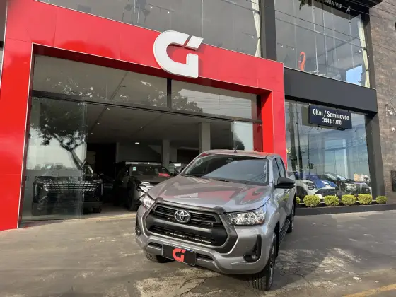 TOYOTA HILUX 2.8 D-4D TURBO DIESEL CD SR 4X4 AUTOMÁTICO TOYOTA HILUX 2.8 D-4D TURBO DIESEL CD SR 4X4 AUTOMÁTICO