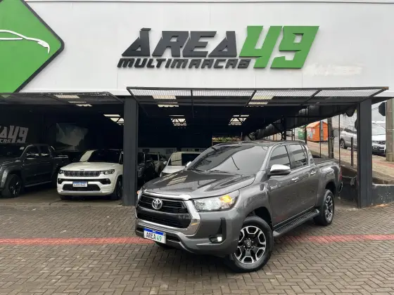 TOYOTA HILUX 2.8 D-4D TURBO DIESEL CD SRV 4X4 AUTOMÁTICO