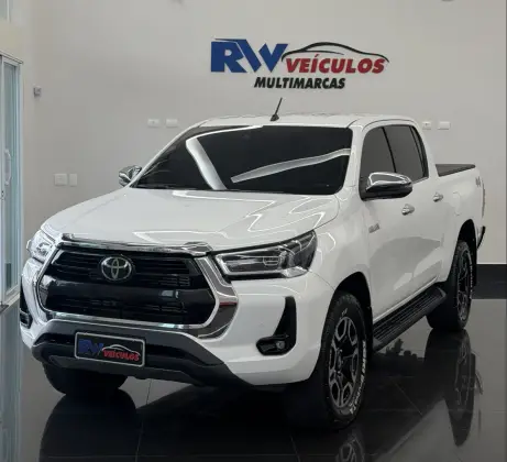 TOYOTA HILUX 2.8 D-4D TURBO DIESEL CD SRX 4X4 AUTOMÁTICO