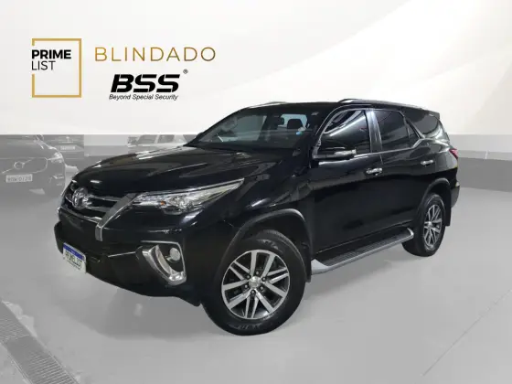 TOYOTA HILUX SW4 2.8 SRX 4X4 7 LUGARES 16V TURBO INTERCOOLER DIESEL 4P AUTOMÁTICO TOYOTA HILUX SW4 2.8 SRX 4X4 7 LUGARES 16V TURBO INTERCOOLER DIESEL 4P AUTOMÁTICO