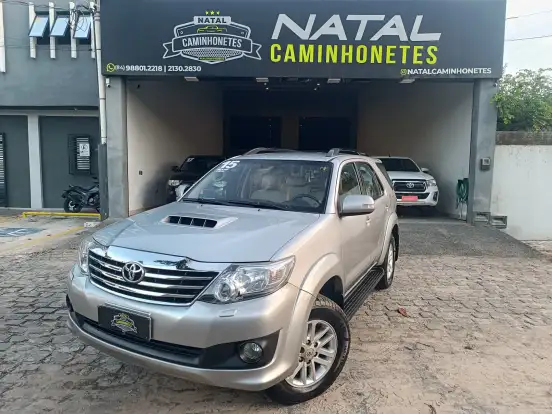 TOYOTA-HILUX SW4-2015