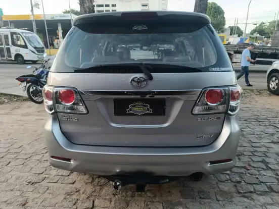 TOYOTA-HILUX SW4-2015