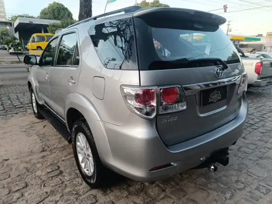 TOYOTA-HILUX SW4-2015