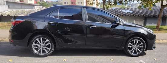 TOYOTA-COROLLA-2018