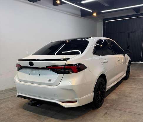TOYOTA-COROLLA-2023