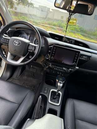 TOYOTA-HILUX-2023