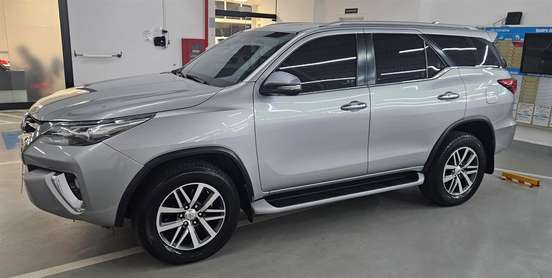 TOYOTA-HILUX SW4-2016