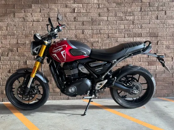 TRIUMPH SPEED 400 
