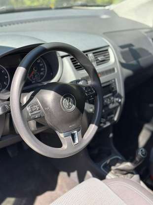 VOLKSWAGEN-FOX-2014