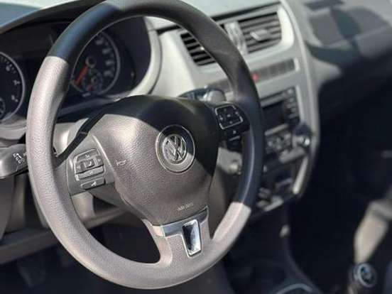VOLKSWAGEN-FOX-1.0 MI 8V FLEX 2P MANUAL VOLKSWAGEN-FOX-2014