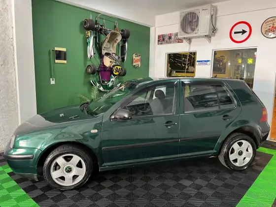 VOLKSWAGEN GOLF 1.6 MI 8V GASOLINA 4P MANUAL