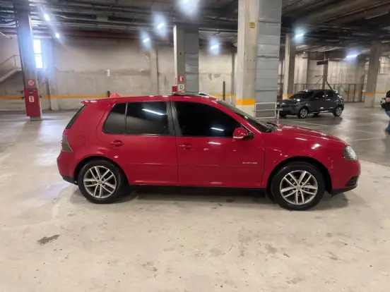 VOLKSWAGEN-GOLF-2011