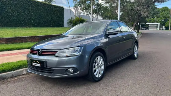 VOLKSWAGEN JETTA 2.0 COMFORTLINE FLEX 4P TIPTRONIC