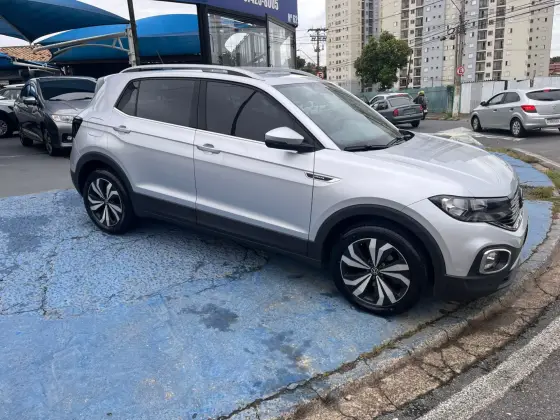 VOLKSWAGEN T-CROSS 1.4 250 TSI TOTAL FLEX HIGHLINE AUTOMÁTICO VOLKSWAGEN T-CROSS 1.4 250 TSI TOTAL FLEX HIGHLINE AUTOMÁTICO