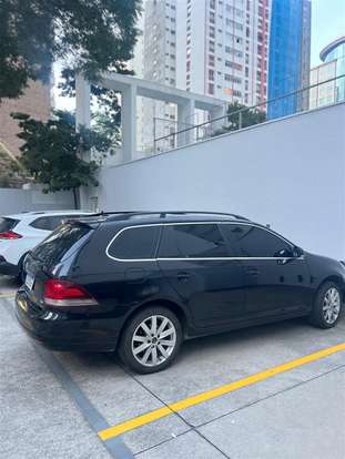VOLKSWAGEN-JETTA-2011