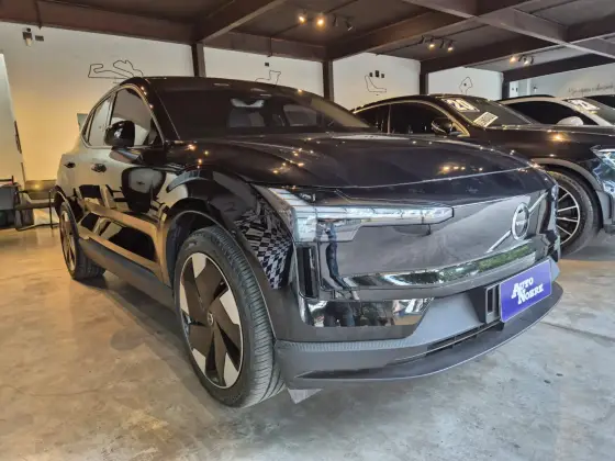 VOLVO EX30 69 KW ELÉTRICO PLUS