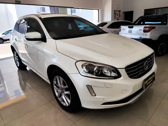 VOLVO-XC60-2016