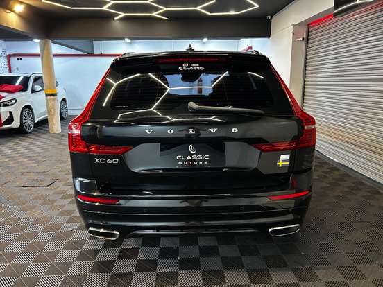 VOLVO-XC60-2021