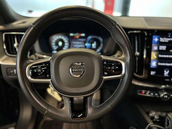 VOLVO-XC60-2021