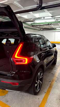 VOLVO-XC40-2018