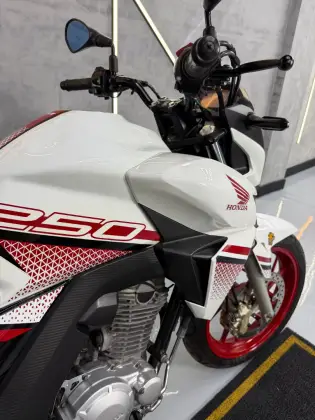 YAMAHA FZ25 FAZER ABS YAMAHA FZ25 FAZER ABS