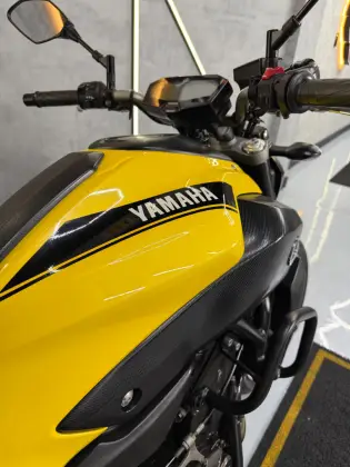 YAMAHA MT-07 ABS YAMAHA MT-07 ABS