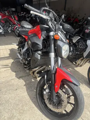 YAMAHA MT-07 