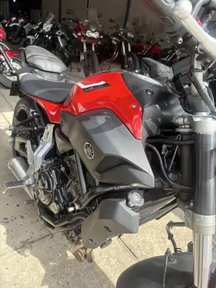 YAMAHA-MT-07-2015