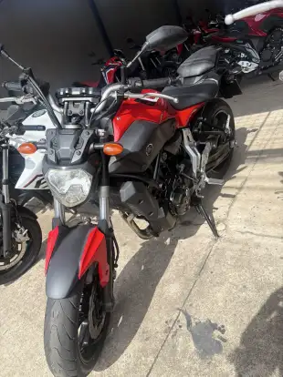 YAMAHA-MT-07-2015