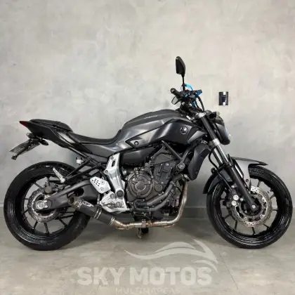 YAMAHA MT-07 