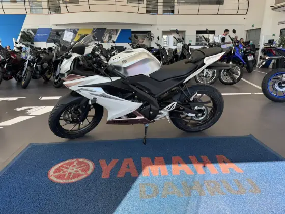 YAMAHA YZF R15 
