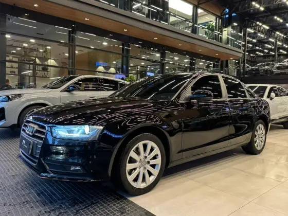 AUDI A4 2.0 TFSI ATTRACTION 180CV GASOLINA 4P MULTITRONIC