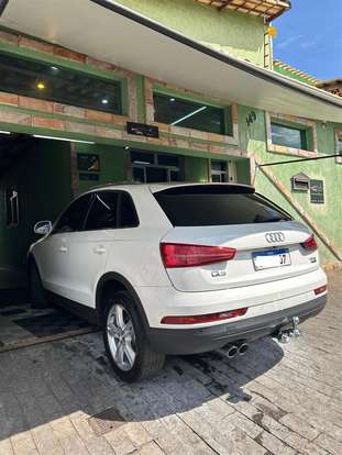 AUDI-Q3-2017