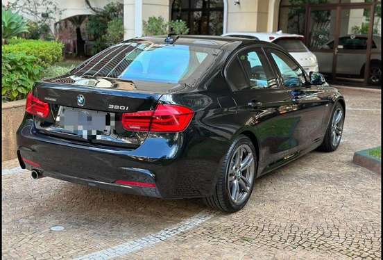 BMW-320i-2017